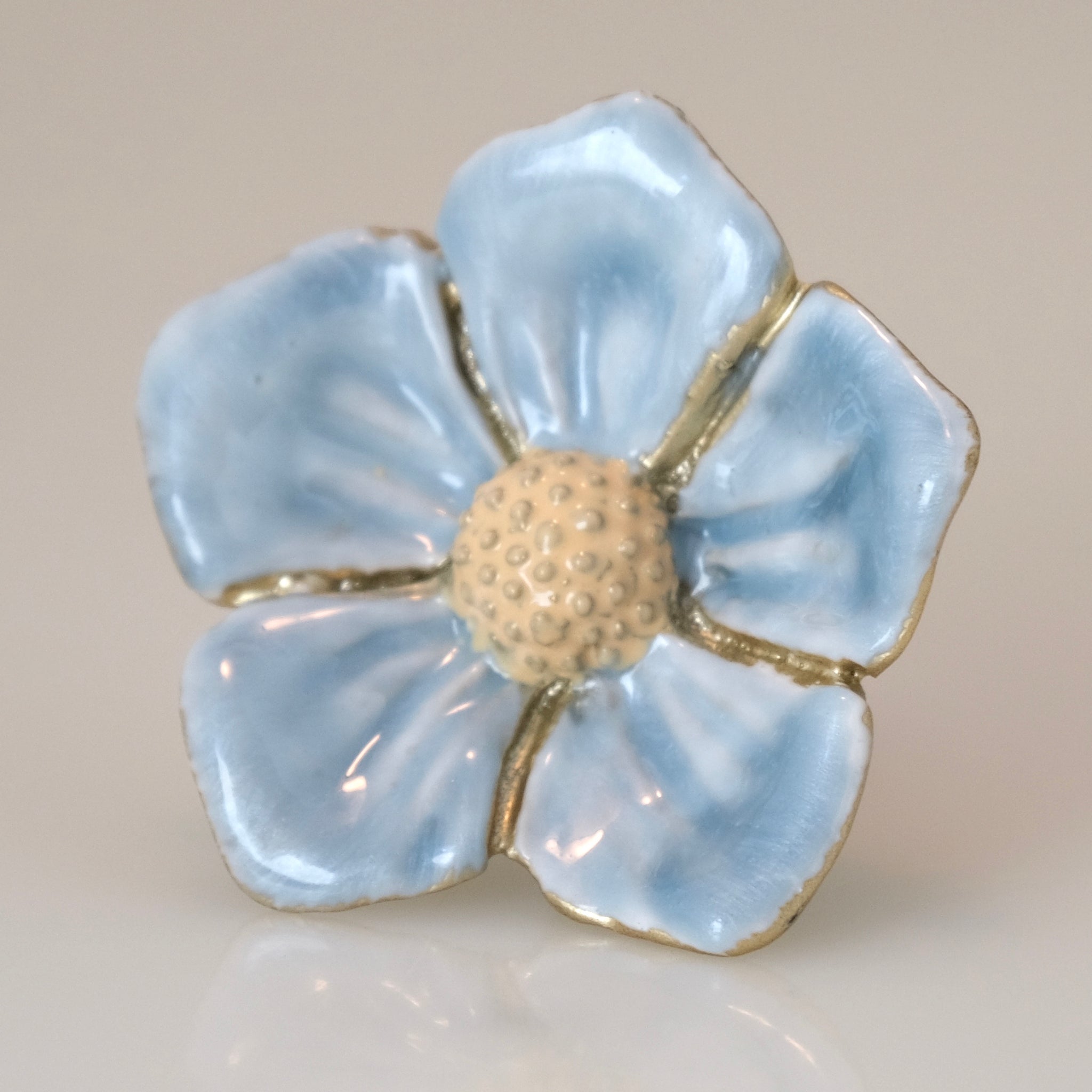 Flower Knob - Blue Primrose - ON BACKORDER TILL DEC 1 2025.Order now at this price! Restock to change due to tariffs