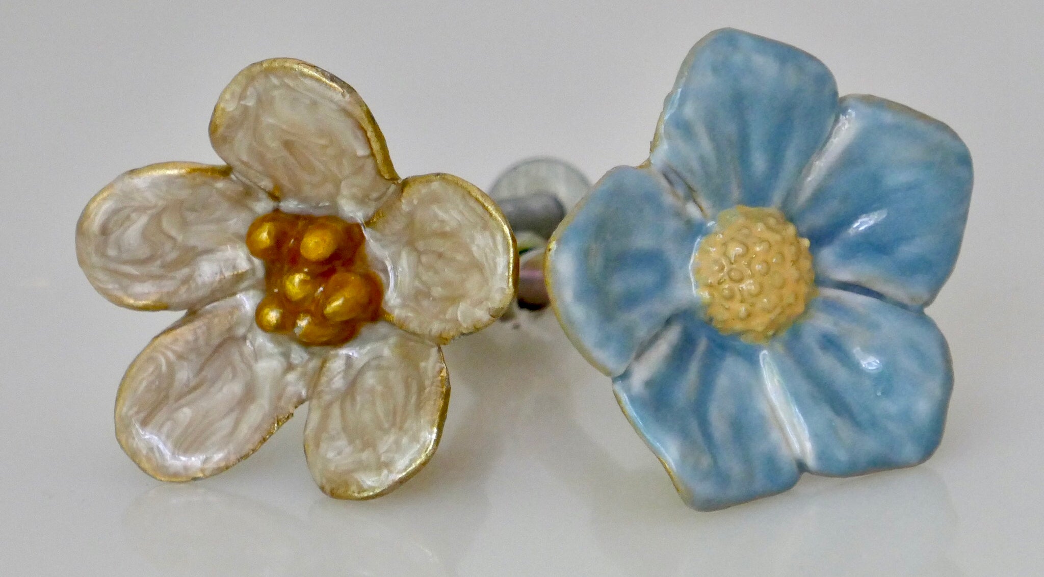 Flower Knob - Blue Primrose - ON BACKORDER TILL DEC 1 2025.Order now at this price! Restock to change due to tariffs