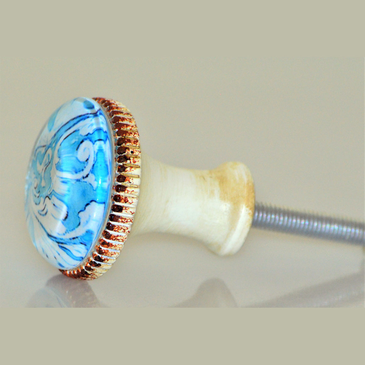Retro Whitewashed Metal Knob – Blue and White Pattern