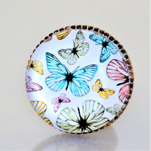 Retro Whitewashed Metal Knob – Multi-colored Butterflies