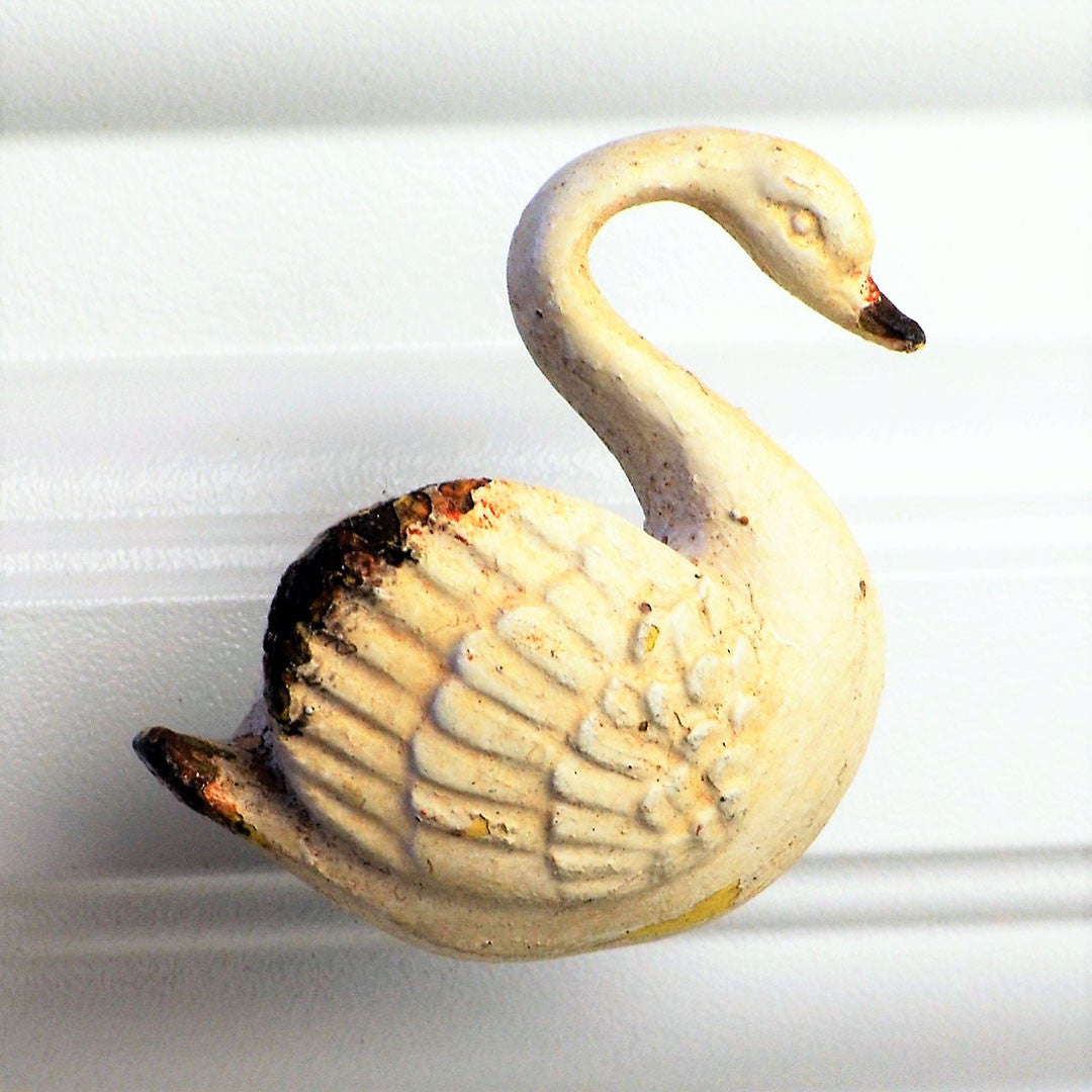 Whitewashed Swan Knob pull